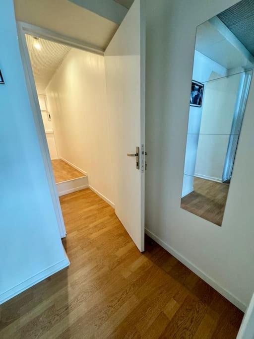 פריז Experience Cinema Immersif Dans Appartement Renove Pres De Montmartre מראה חיצוני תמונה